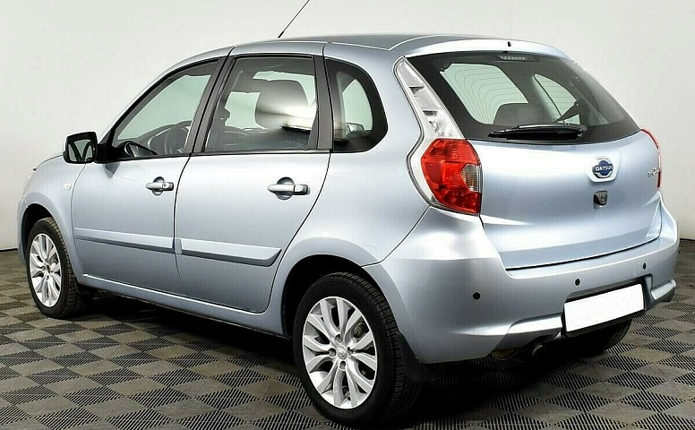 Datsun mi-do