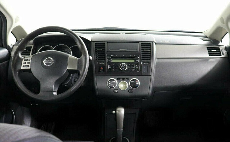 Nissan Tiida 1.6 Автомат