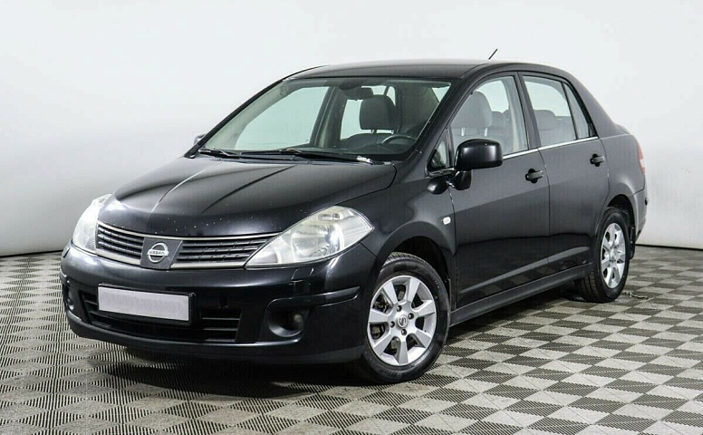 Nissan Tiida I