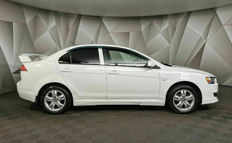 Mitsubishi lancer