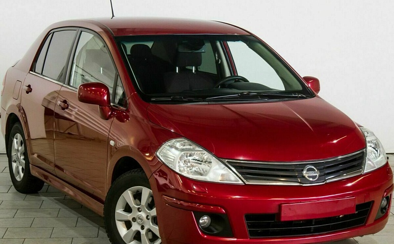 Nissan tiida