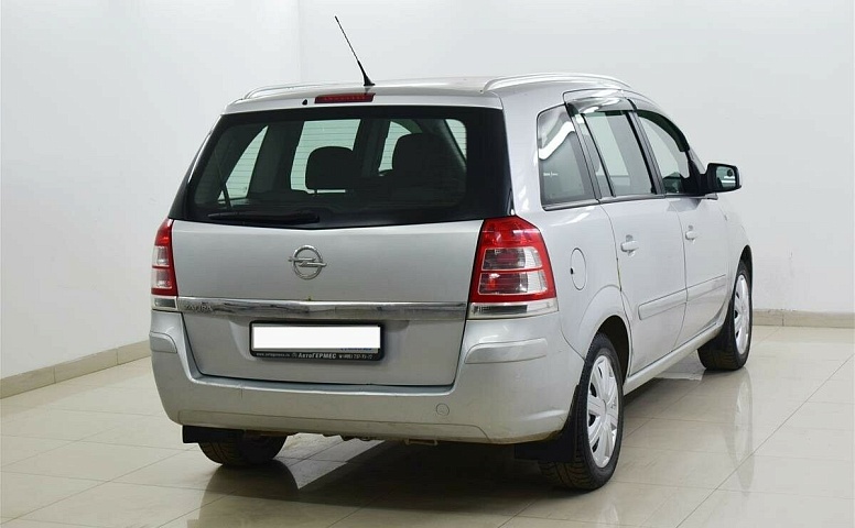 Opel Zafira B Рестайлинг