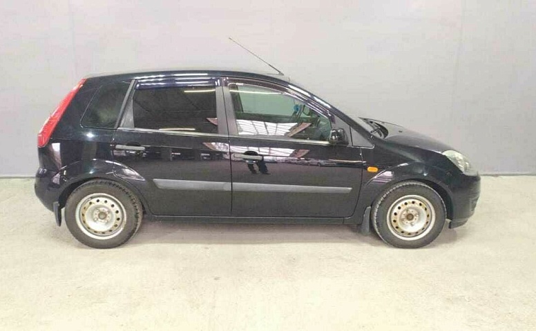 Ford FIESTA 1.4 MT (80 л.с.)