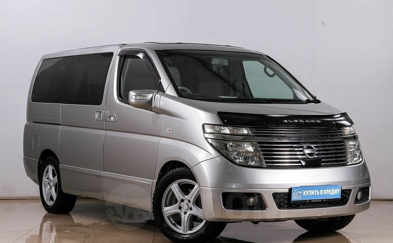 Nissan Elgrand, 2 поколение