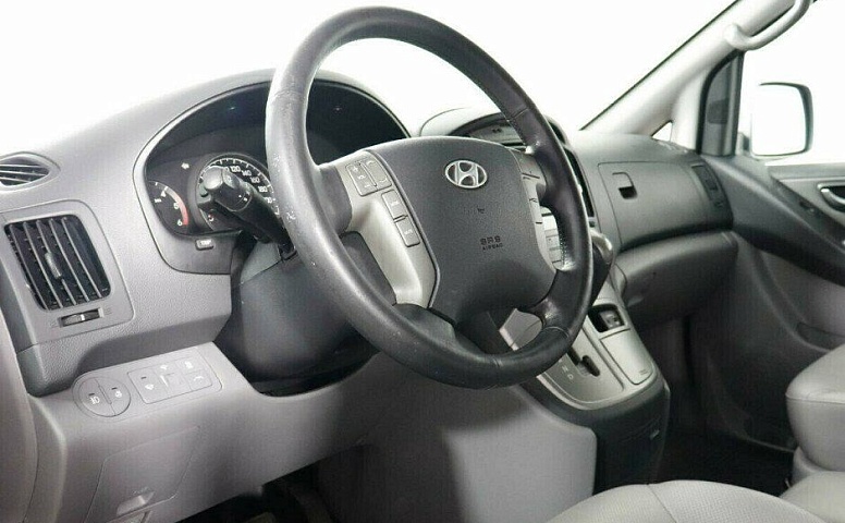 Hyundai Grand Starex 2.5 Автомат