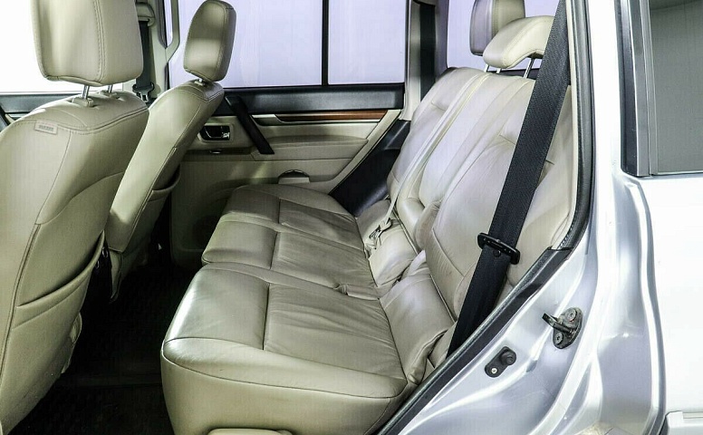 Mitsubishi Pajero IV