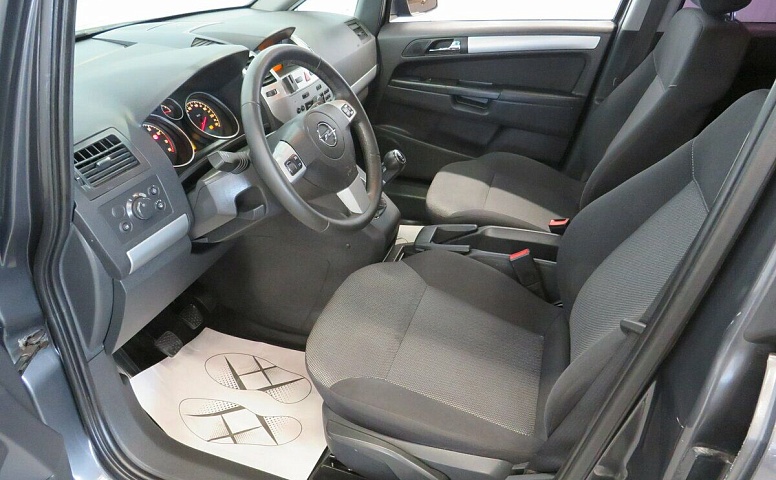 Opel Zafira B Рестайлинг