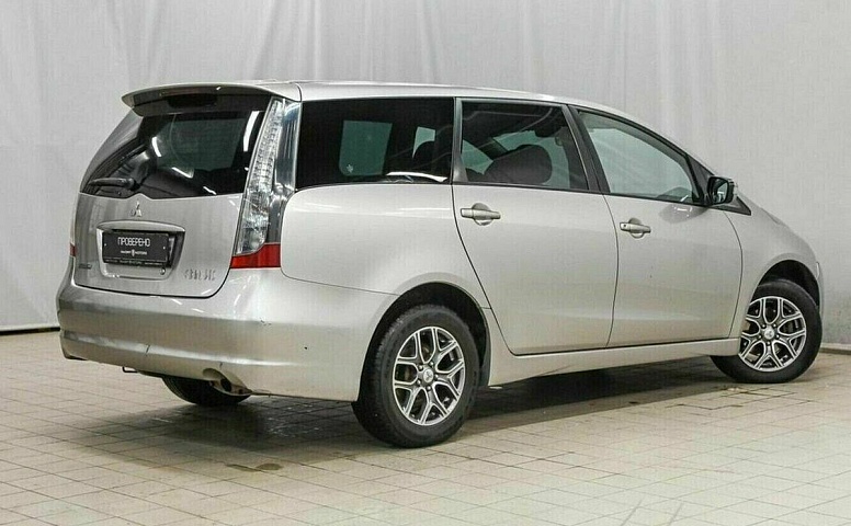 Mitsubishi grandis