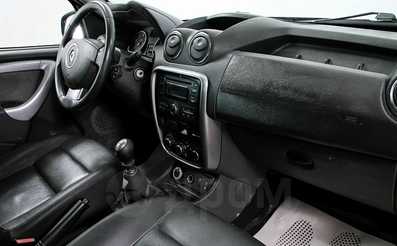 Renault Duster, 1 поколение