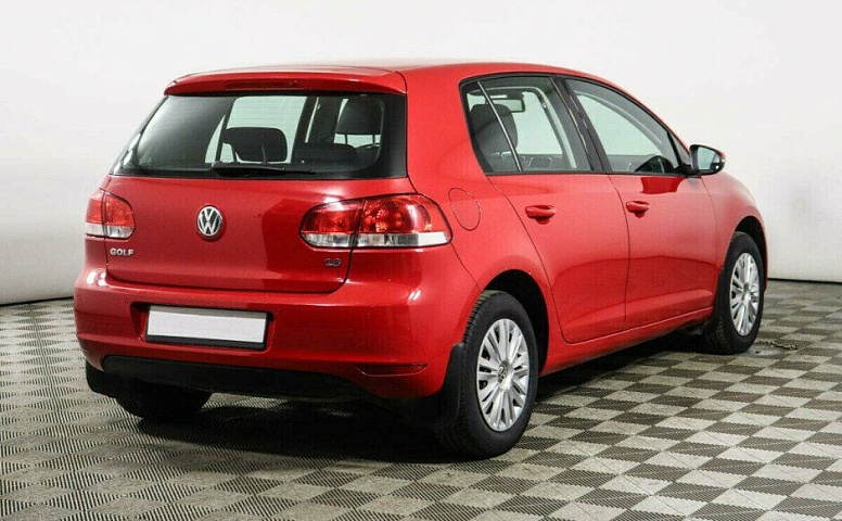 Volkswagen Golf 1.6 Робот