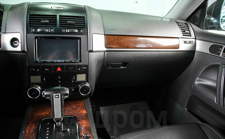 Volkswagen Touareg, 1 поколение, рестайлинг
