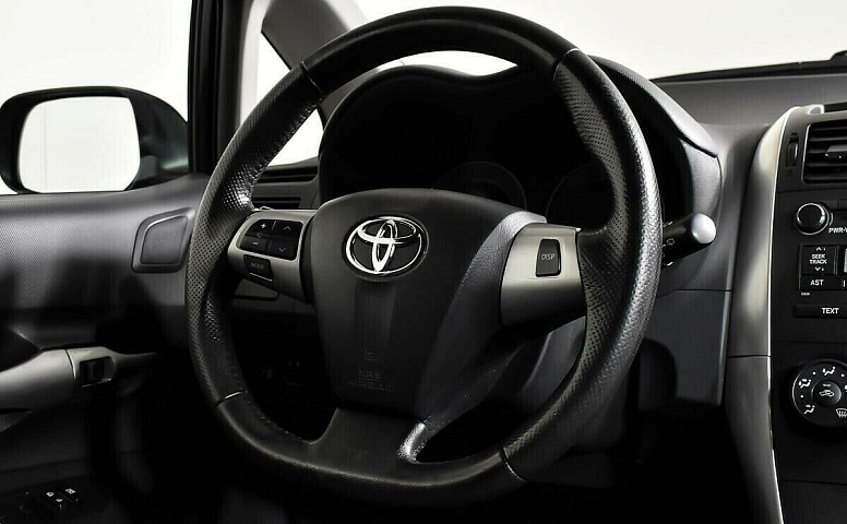 Toyota Auris I Рестайлинг