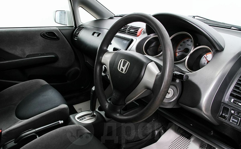 Honda Fit, 1 поколение, 2 рестайлинг