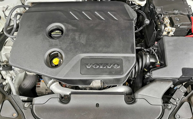 Volvo V40 1.6 D2 Powershift (114 л.с.) Белый