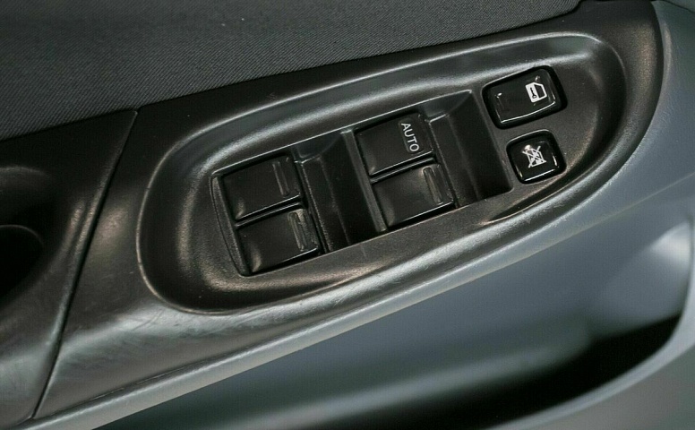 Nissan almera