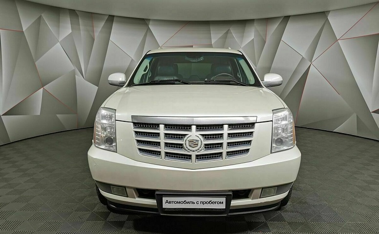 Cadillac Escalade 6.2 V8 АТ 4WD ESV (409 л.с.) Luxury ESV Белый