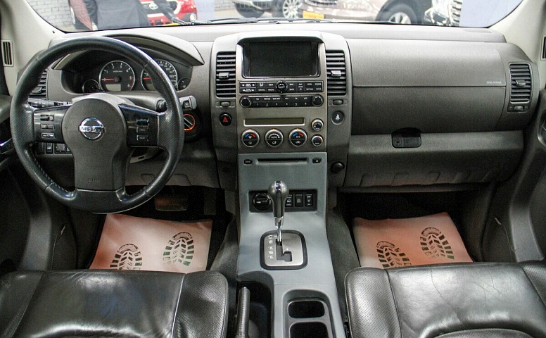 Nissan Pathfinder III