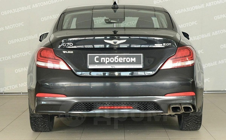 Genesis G70, 1 поколение