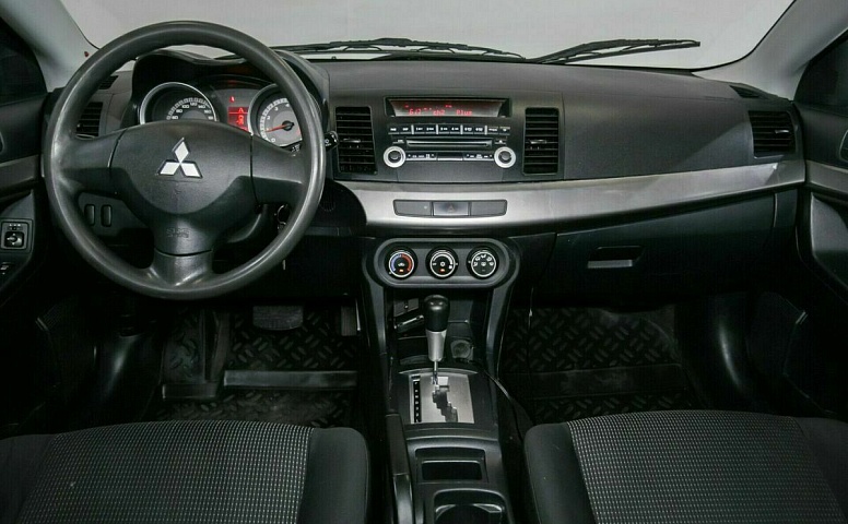 Mitsubishi lancer