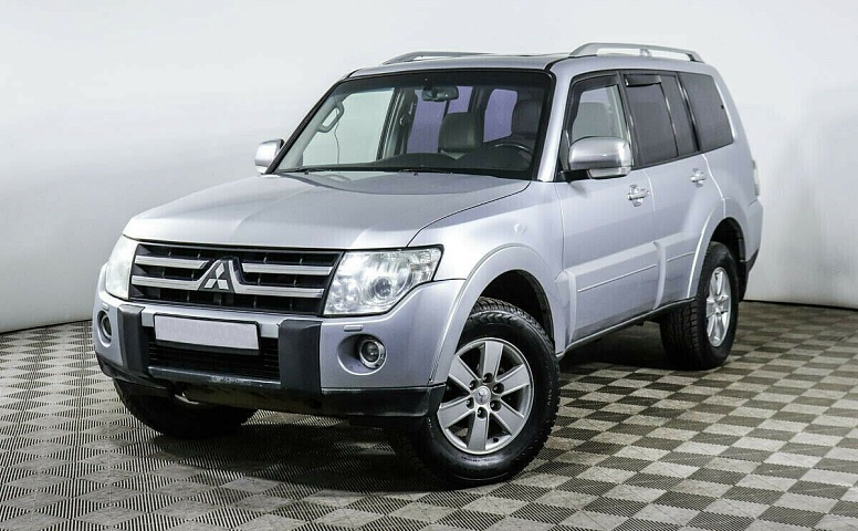Mitsubishi Pajero IV