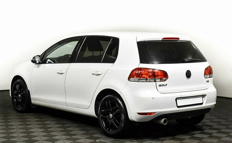 Volkswagen Golf 1.2 Робот
