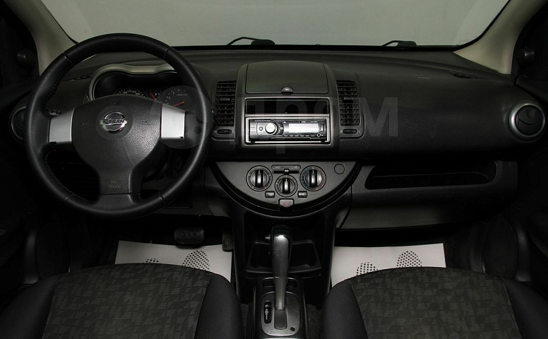 Nissan Note, 1 поколение