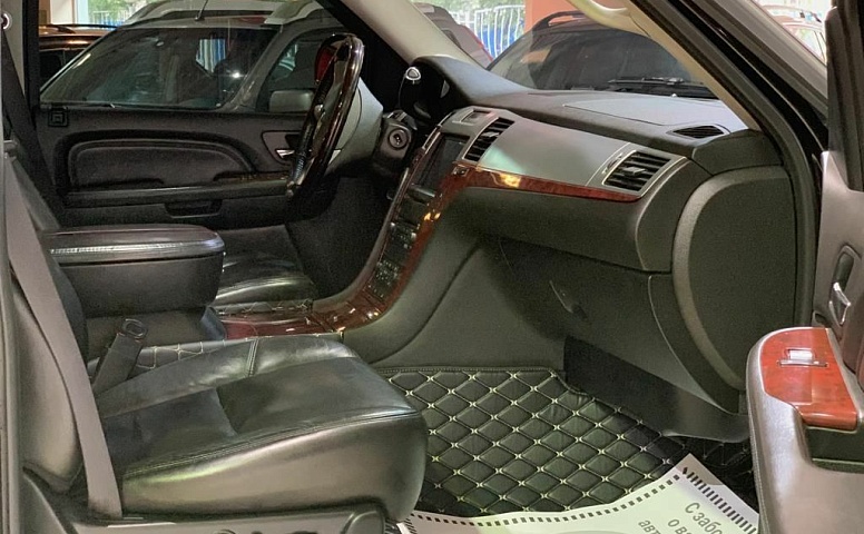 Cadillac Escalade III
