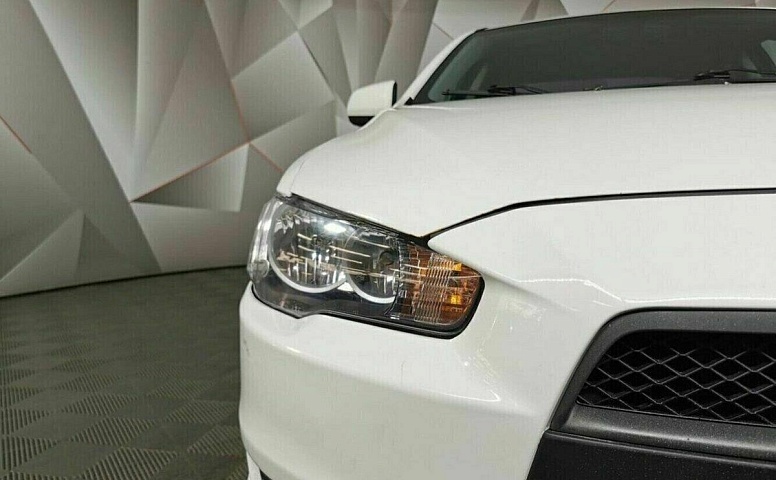 Mitsubishi lancer