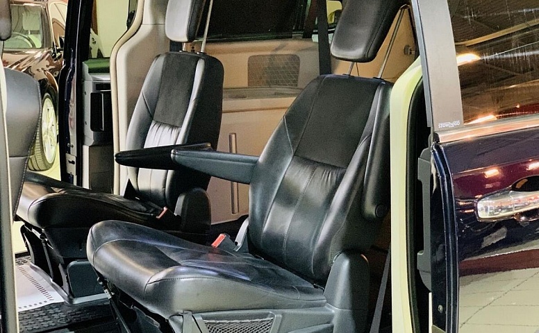 Chrysler Voyager V Grand