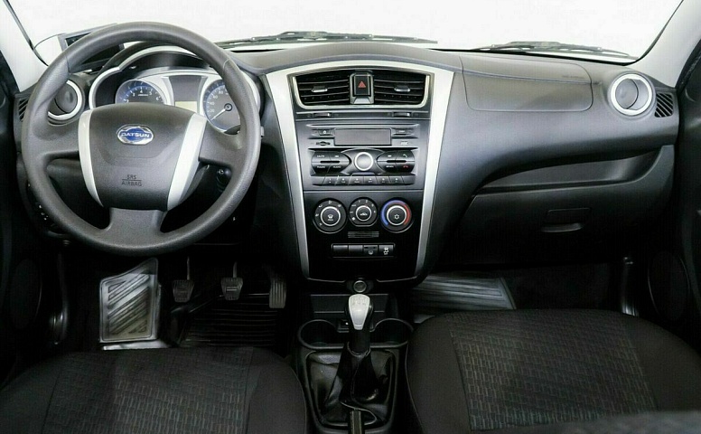 Datsun mi-do