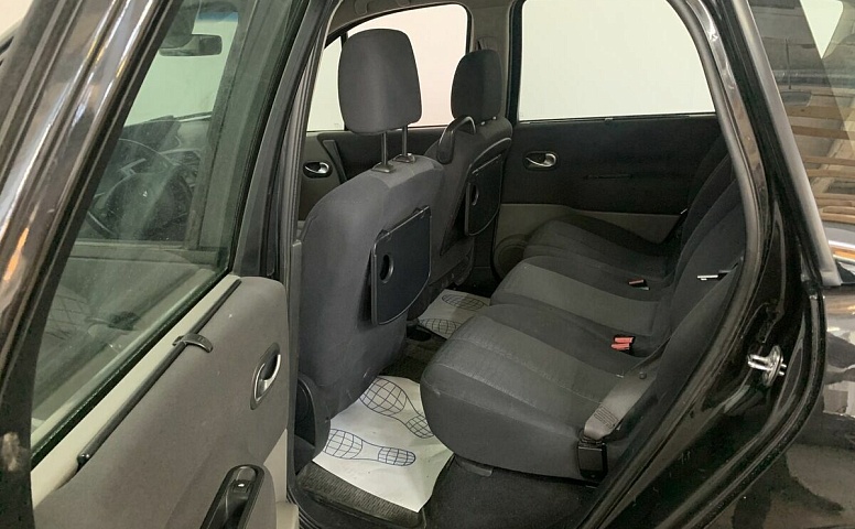 Renault SCENIC 1.6 MT (90 л.с.)