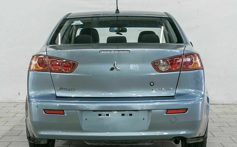 Mitsubishi lancer