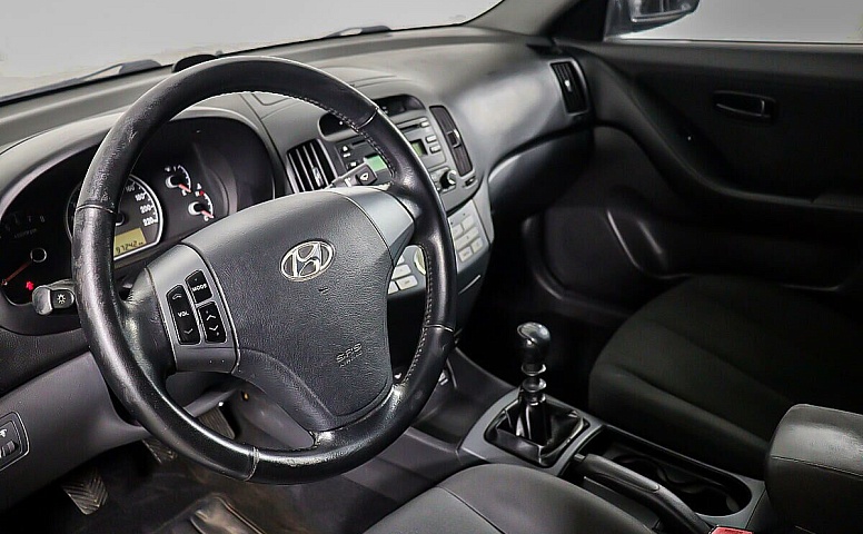 Hyundai Elantra 1.6 МКПП