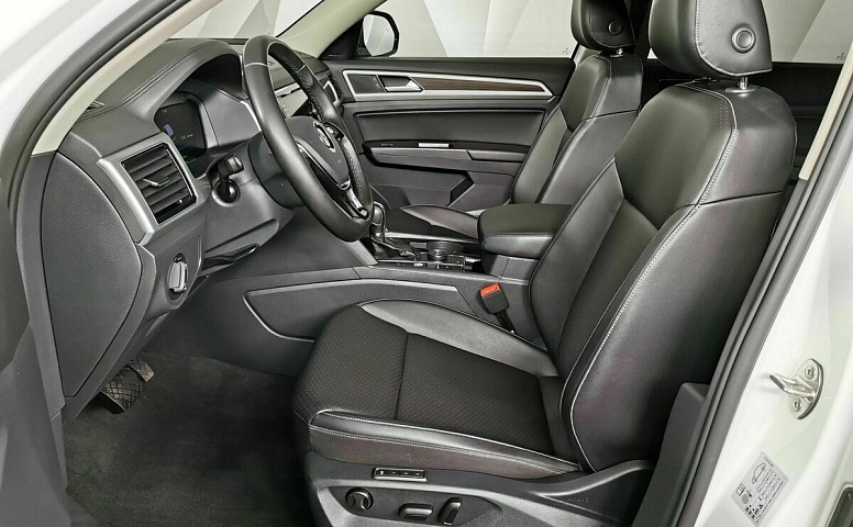 Volkswagen Teramont 2.0T AT 4Motion (220 л.с.) Status Белый