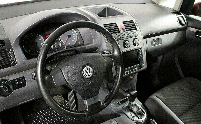 Volkswagen Touran 1.4 Робот