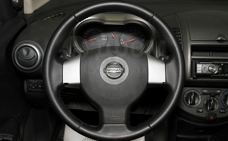 Nissan Note, 1 поколение
