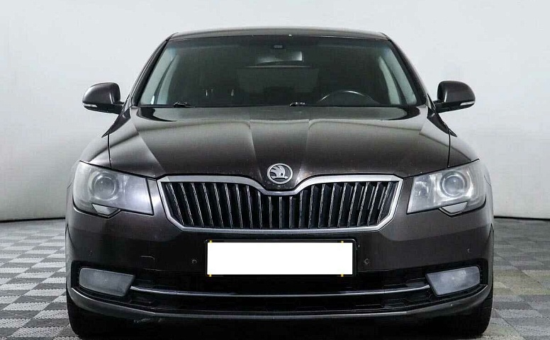 Skoda superb робот 2013 с пробегом 90 238 км