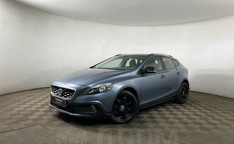 Volvo V40, 2 поколение