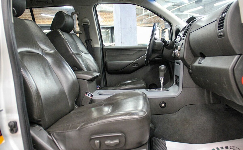 Nissan Pathfinder III