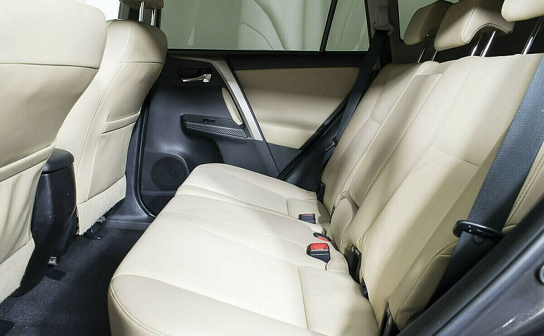 Toyota RAV4 IV (CA40)