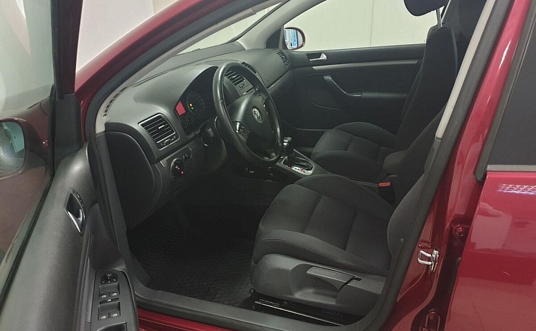 Volkswagen Golf V