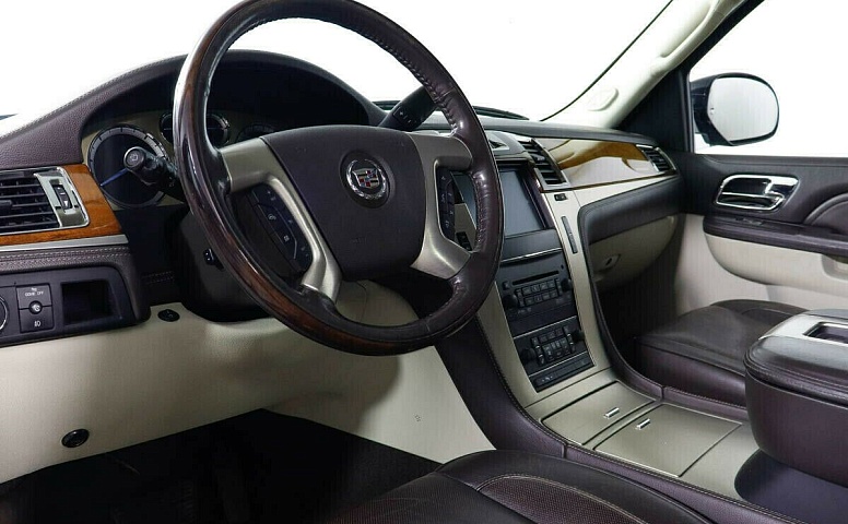 Cadillac Escalade III