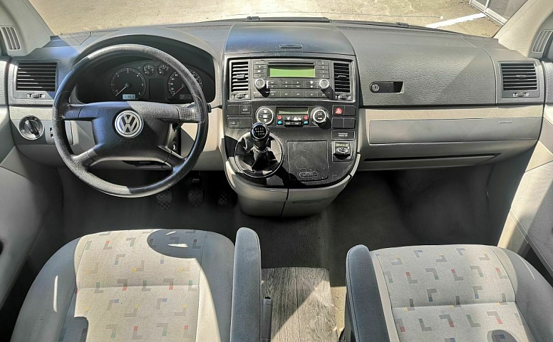 Volkswagen Multivan 2.5d MT (131 л.с.)