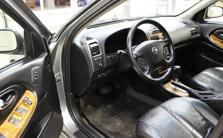 Nissan Maxima V (A33)