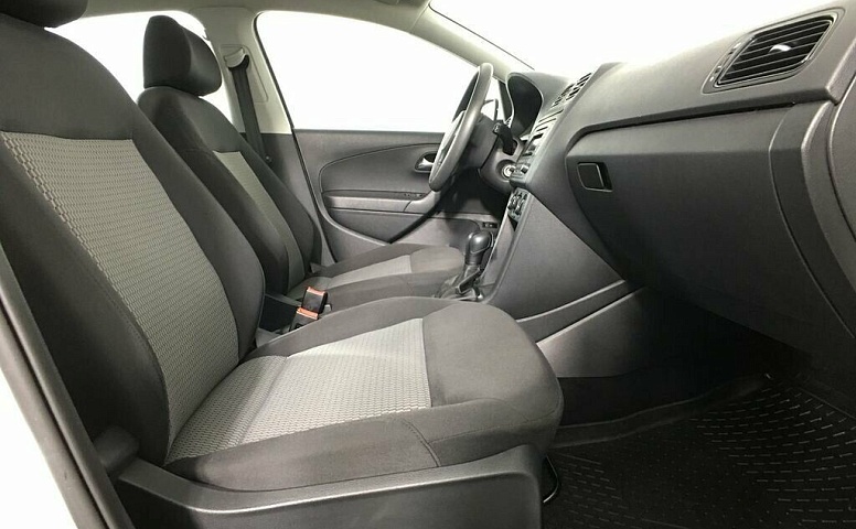 Volkswagen polo v