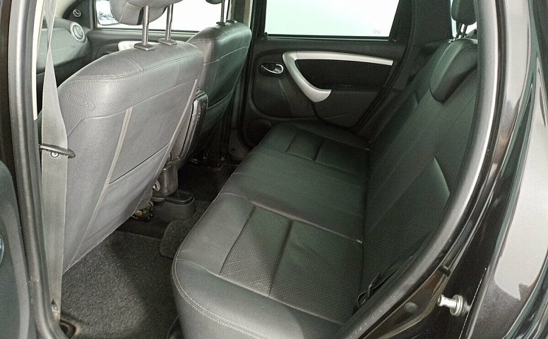 Nissan Terrano III (D10)