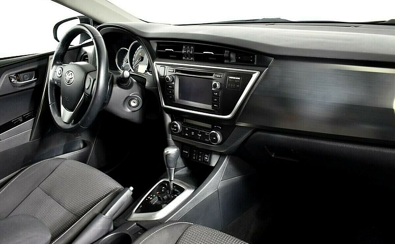 Toyota Auris II
