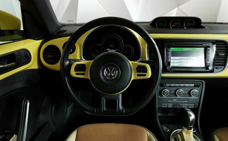 Volkswagen Beetle 1.2 TSI BlueMotion DSG (105 л.с.) Жёлтый