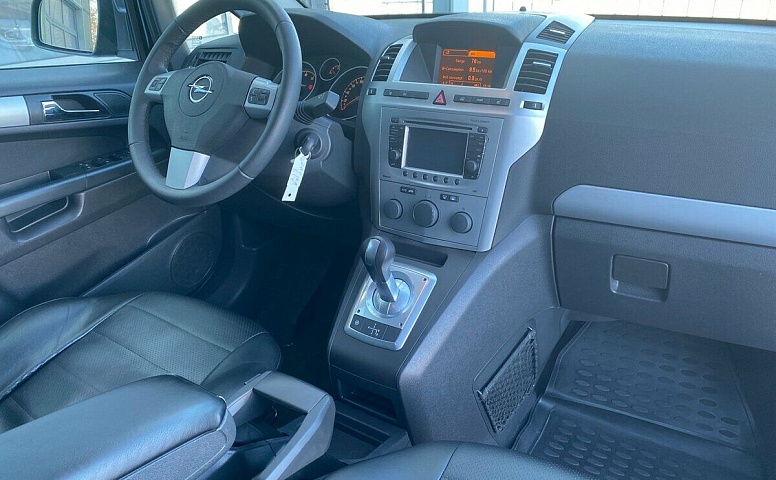 Opel Zafira B Рестайлинг