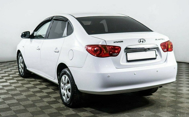 Hyundai Elantra 1.6 Автомат
